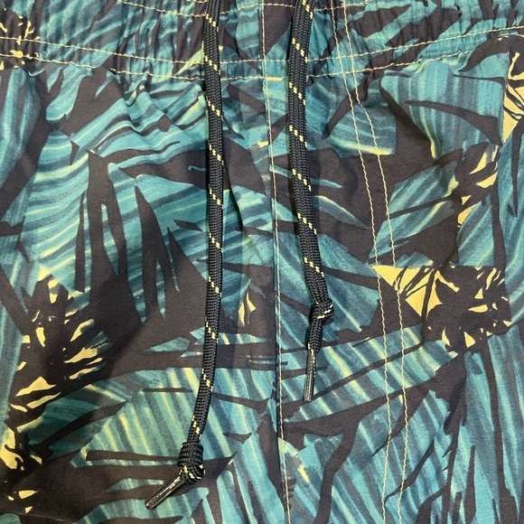 Columbia Men's Super Backcast Swim Shorts in Tranquil Teal Palm Leaf Print; XXL - Picture 3 of 13